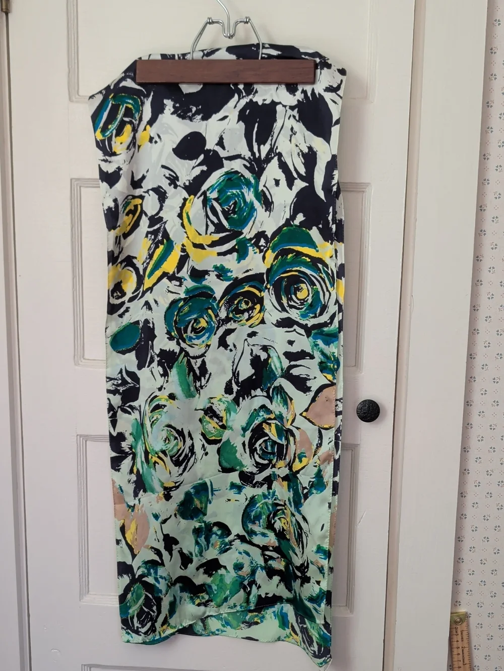 Anne Klein Silk Scarf Green Blue Abstract Floral 13.5